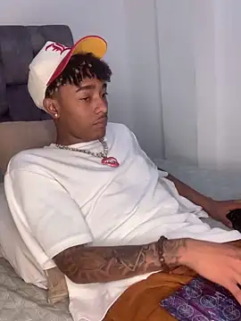 Boy cock18 online show from February 17, 2025, 12:21 am