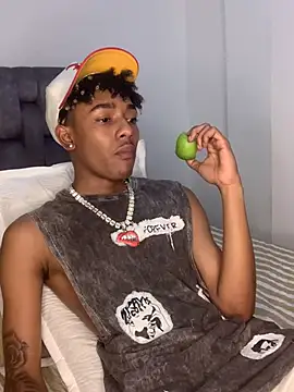 Boy cock18 online show from February 18, 2025, 6:26 am