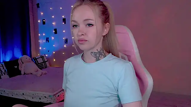Snapshot of Naughty_Mable chatting on July 13, 2026, 12:35 am Naughty Mable online show from July 13, 2026, 12:35 am
