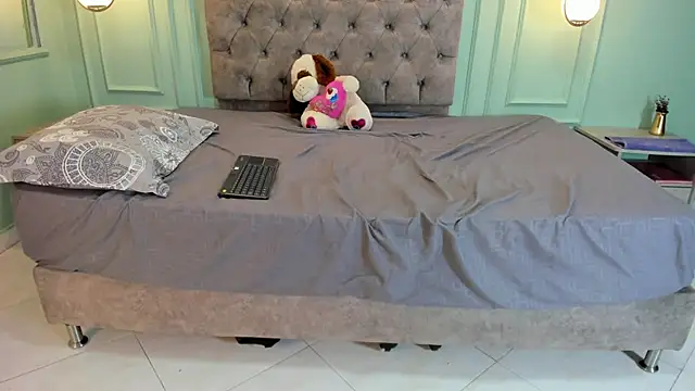 Snapshot of Abril_jones10 chatting on December 28, 2024, 11:16 pm Abril jones10 online show from December 28, 2024, 11:16 pm