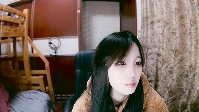 Snapshot of lulu-2002 chatting on January 6, 2025, 12:46 pm lulu-2002 online show from January 6, 2025, 12:46 pm