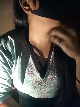 Snapshot of Soniya_444 chatting on January 23, 2025, 9:39 am Soniya 444 online show from January 23, 2025, 9:39 am