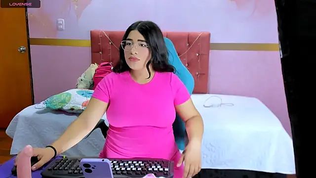 mia18 queen online show from December 31, 2024, 2:19 am