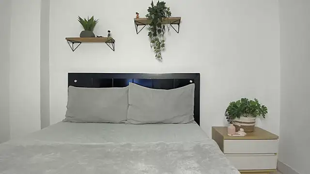 Snapshot of naughty_1girl chatting on March 11, 2025, 11:59 pm naughty 1girl online show from March 11, 2025, 11:59 pm