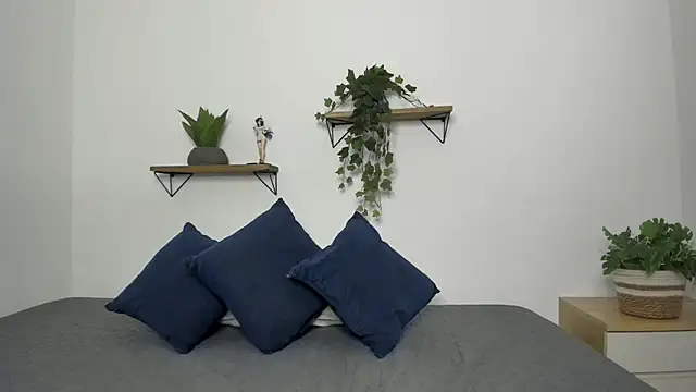 naughty 1girl online show from April 7, 2026, 1:39 am