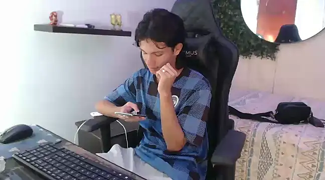 Snapshot of andy_dan18 chatting on January 9, 2025, 11:34 pm andy dan18 online show from January 9, 2025, 11:34 pm