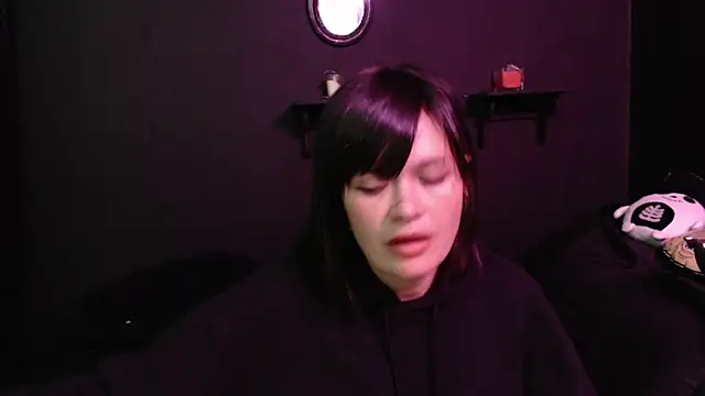 rousstattoo online show from December 18, 2025, 1:33 am