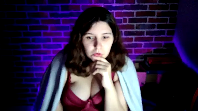 Snapshot of Heleneecesmecs2 chatting on December 27, 2024, 12:29 am Heleneecesmecs2 online show from December 27, 2024, 12:29 am