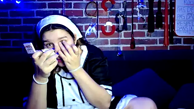 Snapshot of Heleneecesmecs2 chatting on November 6, 2025, 9:37 pm Heleneecesmecs2 online show from November 6, 2025, 9:37 pm