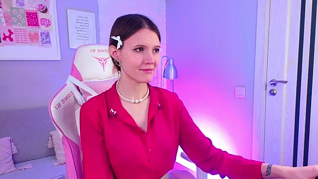 NellieLoyns online show from February 23, 2025, 4:13 pm