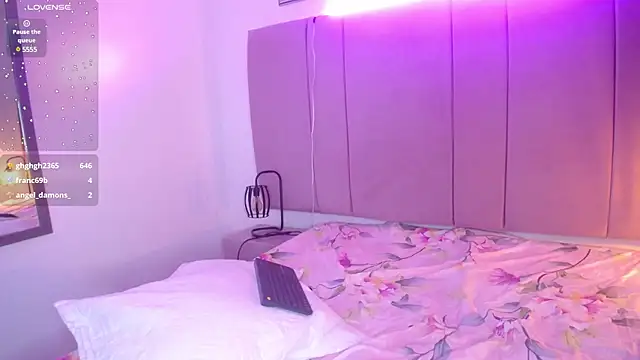 PamelaEvans   online show from January 14, 2025, 11:16 pm