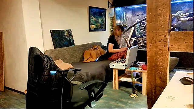 DYasmin69 online show from October 9, 2025, 6:39 pm