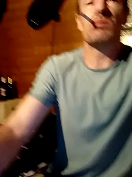 Snapshot of Eddyfrancis87 chatting on September 25, 2025, 10:24 pm Eddyfrancis87 online show from September 25, 2025, 10:24 pm