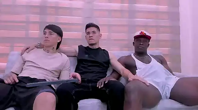 Snapshot of hell_twink chatting on January 7, 2025, 7:49 pm hell twink online show from January 7, 2025, 7:49 pm