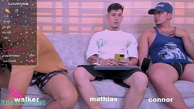 Snapshot of hell_twink chatting on January 17, 2025, 8:22 pm hell twink online show from January 17, 2025, 8:22 pm