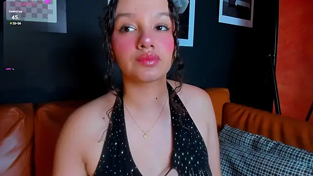 LucyLovelyy online show from January 9, 2025, 8:01 pm