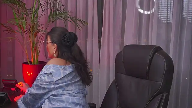 Snapshot of myakalifa chatting on January 19, 2025, 3:32 pm myakalifa online show from January 19, 2025, 3:32 pm