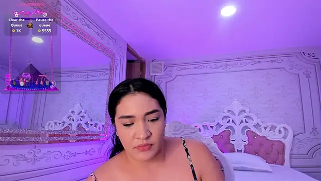 stefany duque1  online show from February 21, 2025, 6:07 am