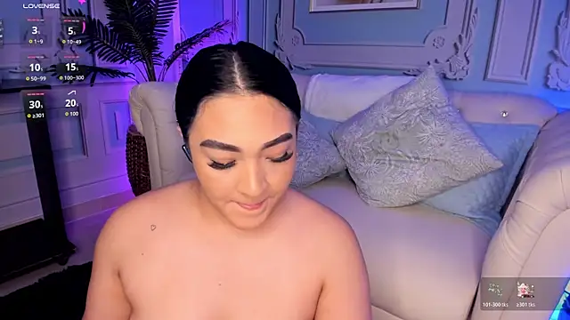 stefany duque1  online show from December 4, 2025, 2:32 am