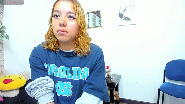 evelin cloy golden online show from December 28, 2024, 7:11 pm