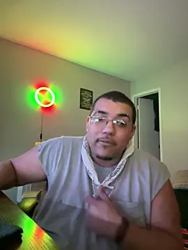 Snapshot of cloudy_couple444 chatting on February 8, 2025, 8:09 am cloudy couple444 online show from February 8, 2025, 8:09 am