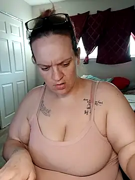 Snapshot of cloudy_couple444 chatting on October 5, 2025, 4:38 pm cloudy couple444 online show from October 5, 2025, 4:38 pm