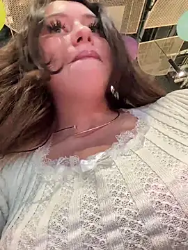 AndreaMood online show from March 3, 2025, 7:21 am