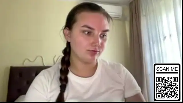 Snapshot of Dreamyblushfairy chatting on September 15, 2025, 2:17 pm Dreamyblushfairy online show from September 15, 2025, 2:17 pm