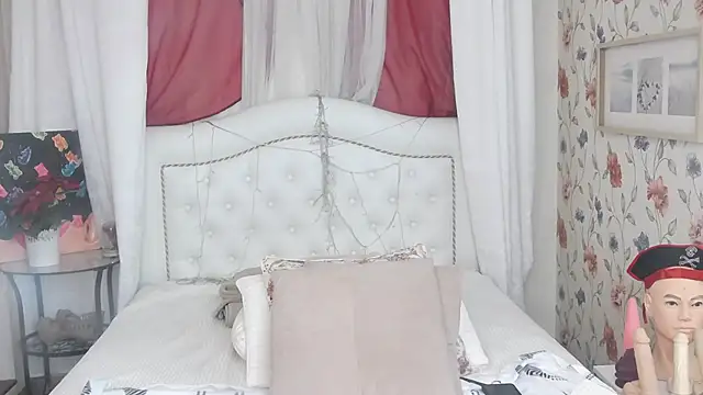 Snapshot of SilviaHart chatting on September 27, 2025, 7:57 am SilviaHart online show from September 27, 2025, 7:57 am