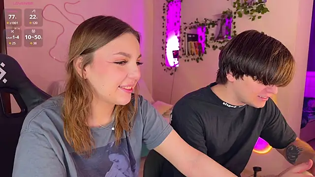 RobertAndLinela online show from November 29, 2025, 2:36 am