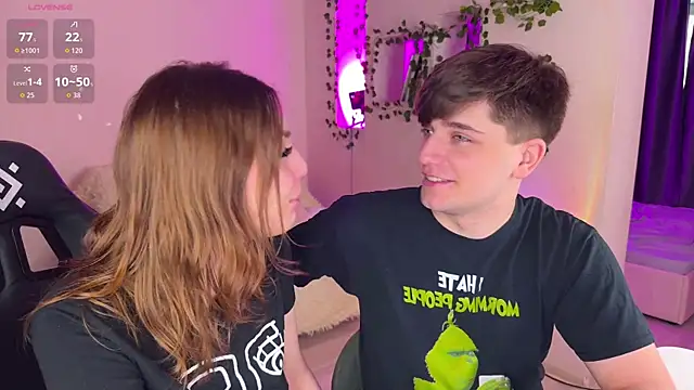 RobertAndLinela online show from December 20, 2025, 10:11 am