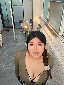 Snapshot of Happyou2 chatting on January 30, 2025, 8:32 am Happyou2 online show from January 30, 2025, 8:32 am