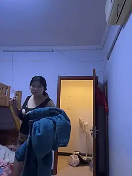 Snapshot of Happyou2 chatting on February 11, 2025, 2:24 pm Happyou2 online show from February 11, 2025, 2:24 pm