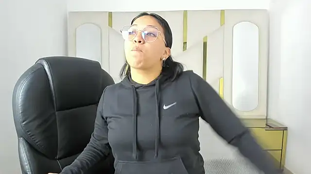 Snapshot of IsabellRodriguez18 chatting on November 10, 2025, 3:27 am IsabellRodriguez18 online show from November 10, 2025, 3:27 am