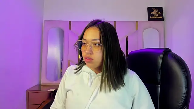 Snapshot of IsabellRodriguez18 chatting on April 10, 2026, 3:45 am IsabellRodriguez18 online show from April 10, 2026, 3:45 am