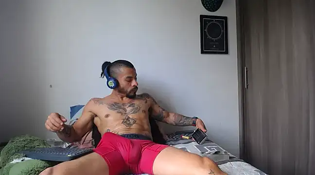 Snapshot of callme_douglas chatting on January 20, 2025, 5:48 pm callme douglas online show from January 20, 2025, 5:48 pm