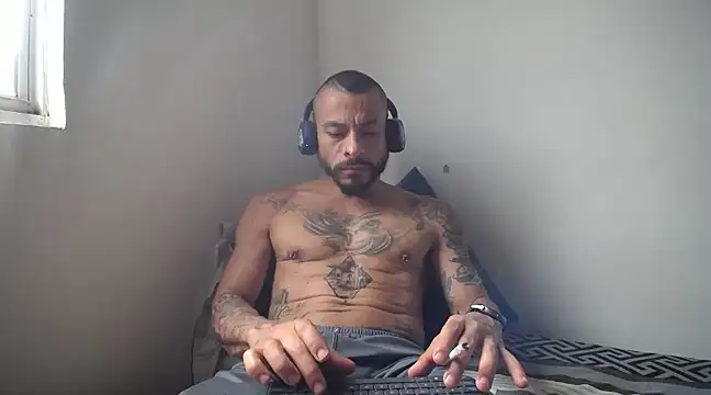 Snapshot of callme_douglas chatting on January 30, 2025, 12:59 pm callme douglas online show from January 30, 2025, 12:59 pm