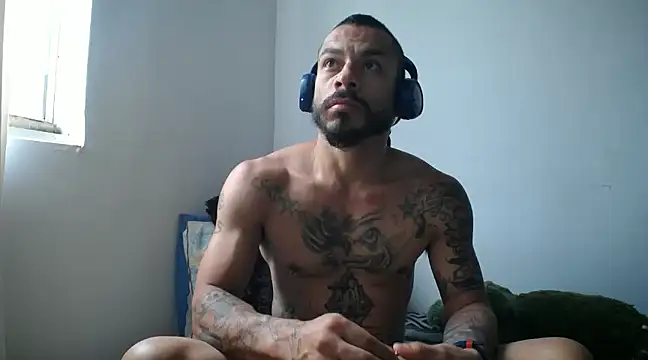 Snapshot of callme_douglas chatting on February 5, 2025, 1:11 pm callme douglas online show from February 5, 2025, 1:11 pm