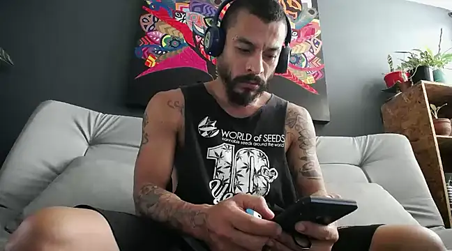 Snapshot of callme_douglas chatting on February 16, 2025, 3:59 pm callme douglas online show from February 16, 2025, 3:59 pm