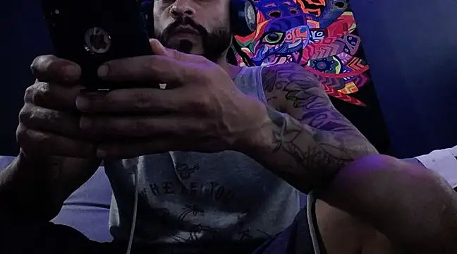 Snapshot of callme_douglas chatting on March 7, 2025, 10:43 pm callme douglas online show from March 7, 2025, 10:43 pm