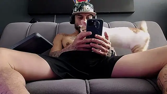 Snapshot of callme_douglas chatting on October 9, 2025, 2:37 pm callme douglas online show from October 9, 2025, 2:37 pm