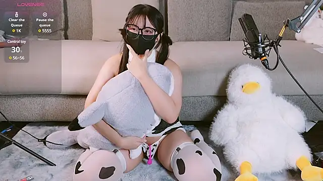 Snapshot of Yu_UwU_ chatting on January 13, 2025, 2:11 pm Yu UwU online show from January 13, 2025, 2:11 pm