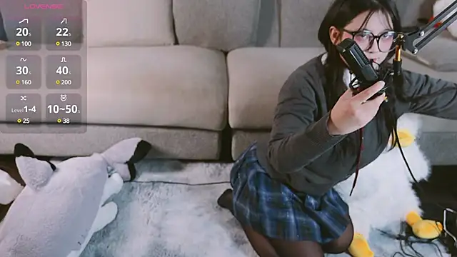 Snapshot of Yu_UwU_ chatting on February 13, 2025, 2:42 pm Yu UwU online show from February 13, 2025, 2:42 pm