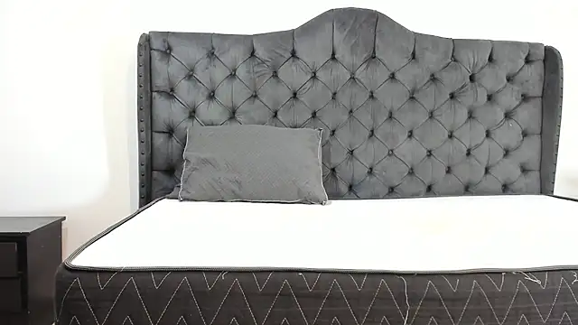 two milkyway online show from September 27, 2025, 12:21 pm