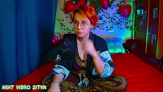 TrickyKitsune online show from February 19, 2026, 4:03 pm