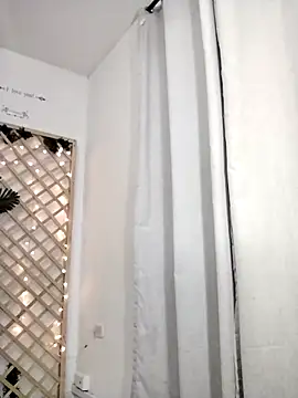 Snapshot of Mia_WAll chatting on January 3, 2025, 2:10 am Mia WAll online show from January 3, 2025, 2:10 am