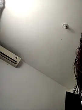 Snapshot of Mia_WAll chatting on January 22, 2025, 1:21 pm Mia WAll online show from January 22, 2025, 1:21 pm