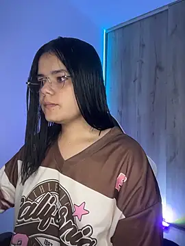 pretty angela1 online show from April 2, 2026, 3:59 am