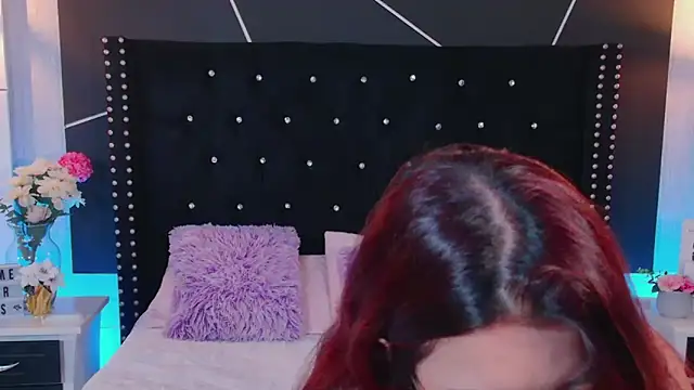 Snapshot of EmiF26 chatting on February 3, 2025, 8:13 pm EmiF26 online show from February 3, 2025, 8:13 pm