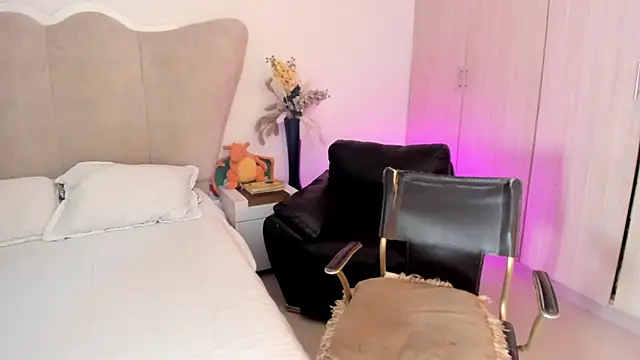 Snapshot of rachaeldeckard__ chatting on October 21, 2025, 3:40 am rachaeldeckard online show from October 21, 2025, 3:40 am